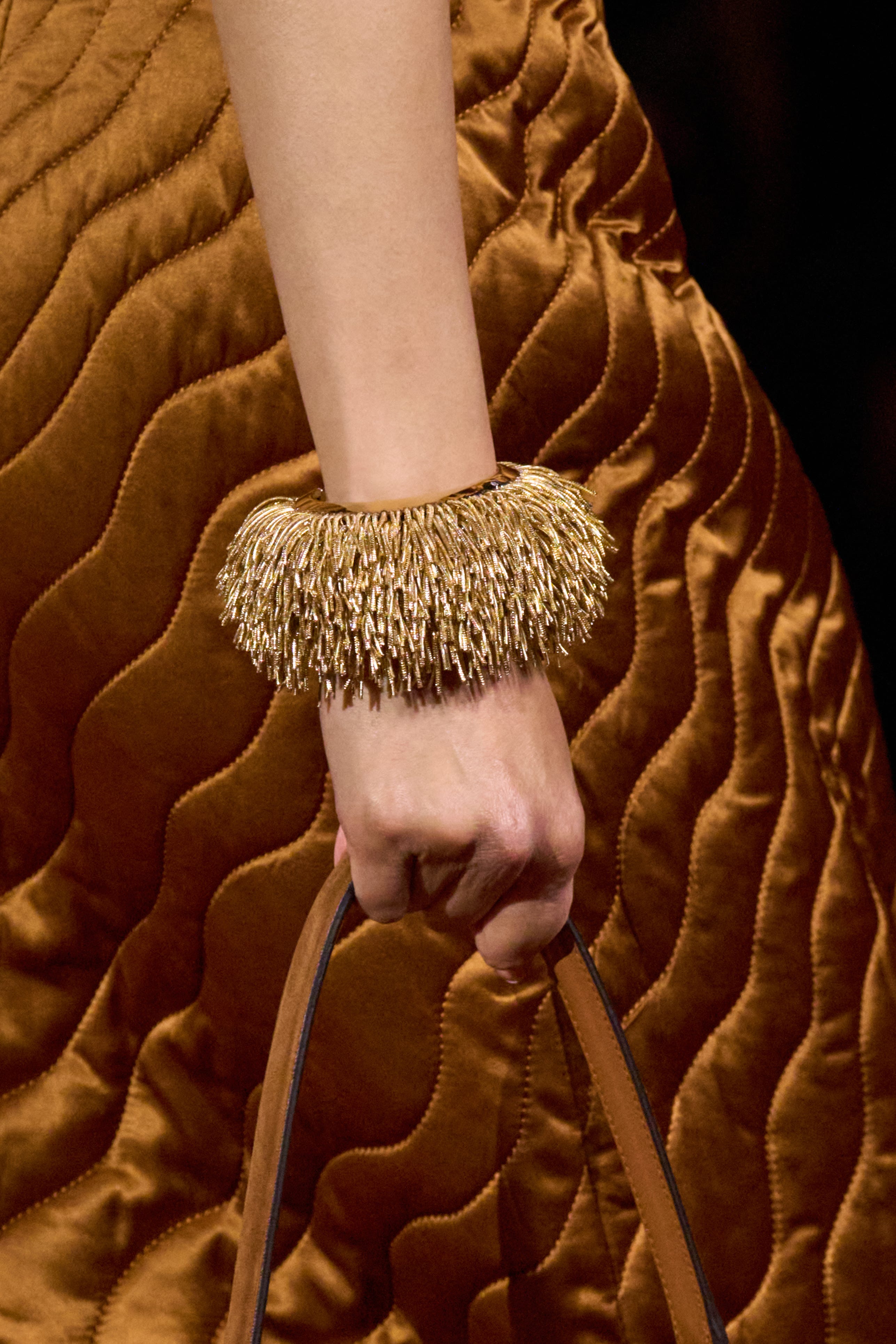 chunky bangles fall winter 2025 jewelry trend